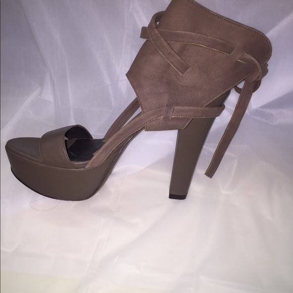 Vera Wang Lavender Abby Buckskin Leather Platform Sandals - Picture 4 of 7